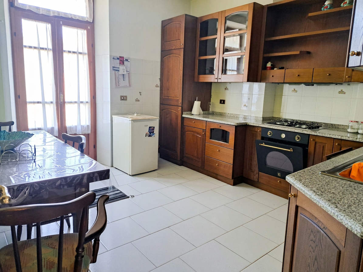Pontremoli: Investimento!! Appartamento con cantina