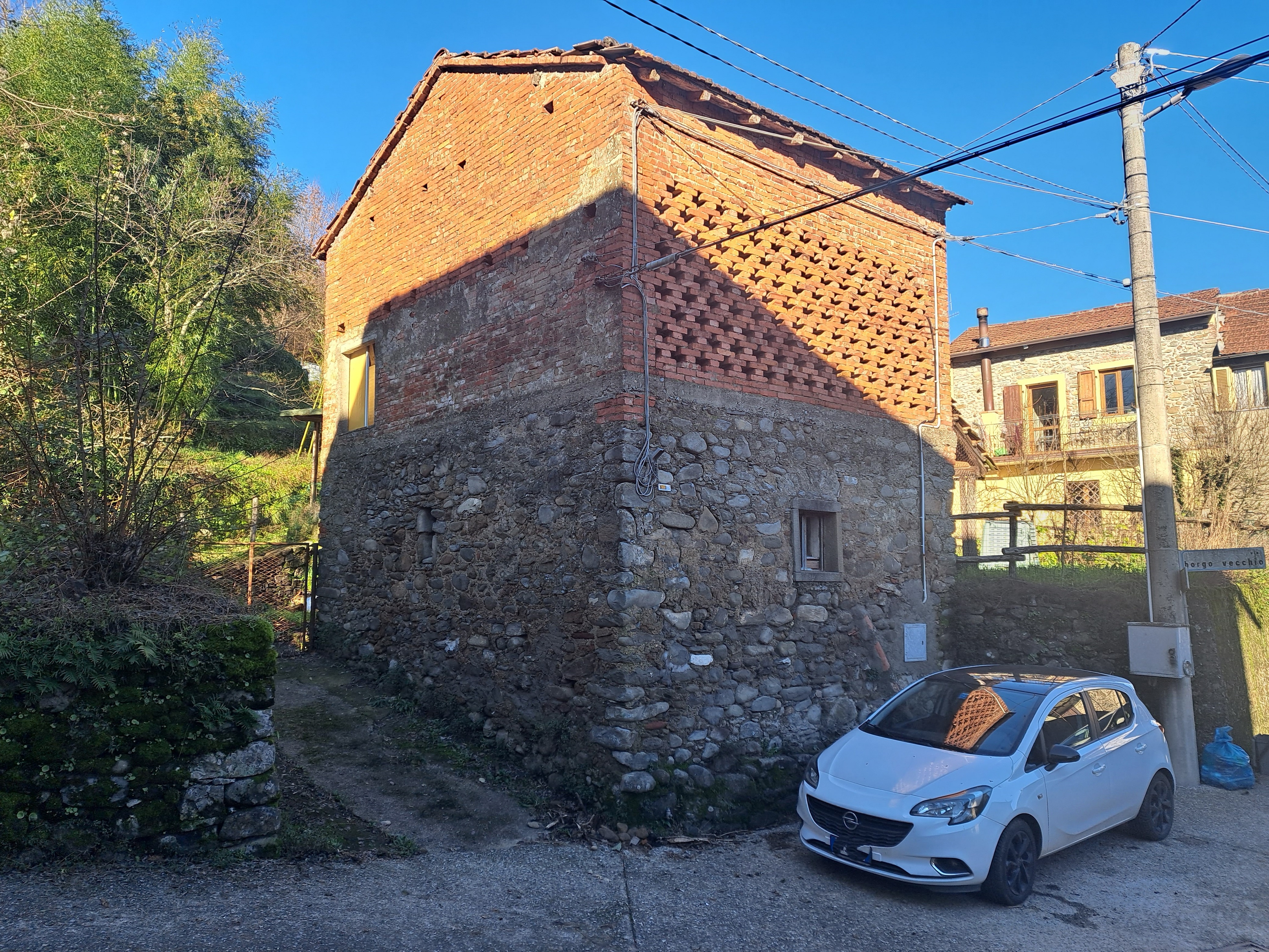 Mulazzo: Rustico con orto — Prima